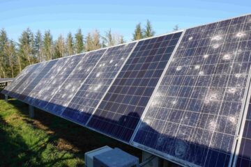 Une centrale photovoltaïque ayant subi un orage de grêle